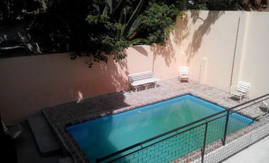 Departamento 3 AMB CON PATIO Y  cochera. tigre. tacuari 255. todo incluido(  no abona expensas. abl agua )