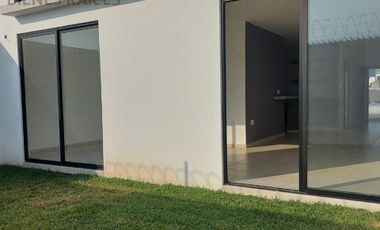 CASA EN VENTA CON RECAMARA EN P.B. FRACC. LA RIOJA II EN LA RIVIERA VERACRUZANA