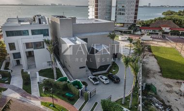 Casa de lujo en Venta, Isla Dorada Residencial, Cancún.