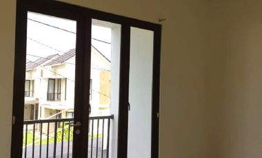 Disewakan Rumah 2 Lantai Siap Huni Lingkungan Asri @Taruma Jaya