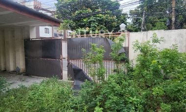 Rumah Yang Sekaligus Dapat Dijadikan Tempat Usaha Di JakSel