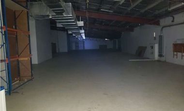 LOCAL DE 3040 M2  LOS PUEBLOS 2 NIVEVLES ANTIGUO FELIX MADURO