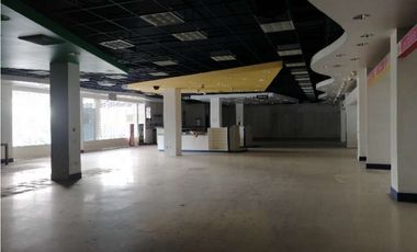 LOCAL DE 3040 M2  LOS PUEBLOS 2 NIVEVLES ANTIGUO FELIX MADURO