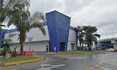 LOCAL DE 3040 M2  LOS PUEBLOS 2 NIVEVLES ANTIGUO FELIX MADURO