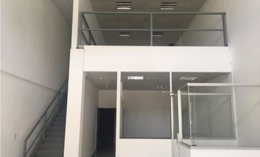 SE VENDE HERMOSO LOCAL EN PLAZA MILLA 8 DE DOS PISOS 126m2
