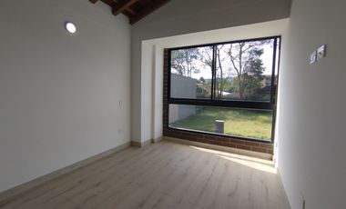 casa en arriendo/venta en retiro. Cod V215516