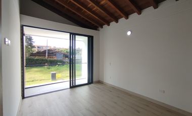 casa en arriendo/venta en retiro. Cod V215516