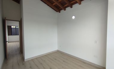 casa en arriendo/venta en retiro. Cod V215516