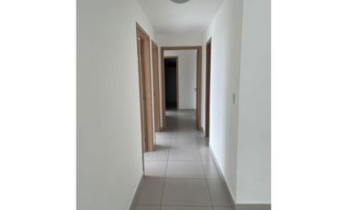 VENTA DE APARTAMENTO CON LINEA BLANCA + CBE VA PORRAS PH TEE ONE