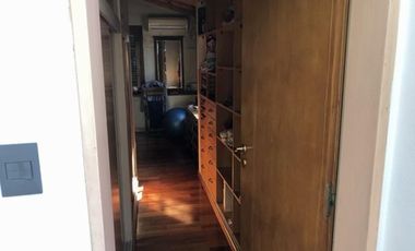 Gran casa de 5 ambientes, con patio y terraza c/parrilla