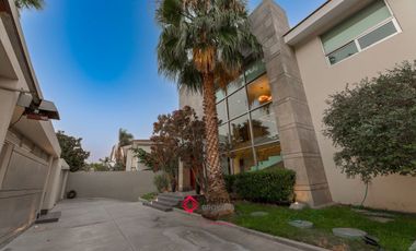 CASA DE LUJO CON VISTA PANORAMICA EN EL PALOMAR