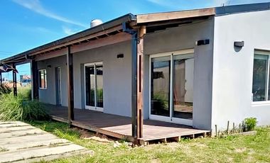 ALQUILER TEMPORARIO CASA EN CAMET NORTE 4 PERSONAS