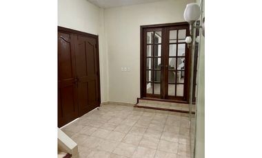 SE VENDE HERMOSA CASA EN LAS CUMBRES