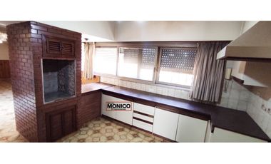 Venta casa más depto paso del rey centro