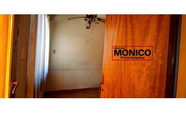 Venta casa más depto paso del rey centro