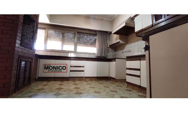 Venta casa más depto paso del rey centro