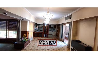 Venta casa más depto paso del rey centro