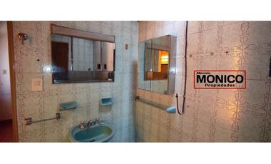 Venta casa más depto paso del rey centro