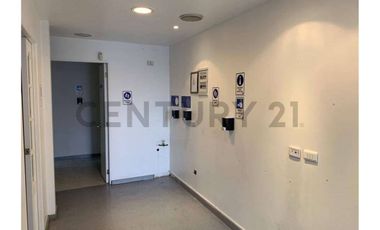 Arriendo Local de 67 m2 en Avda La Dehesa