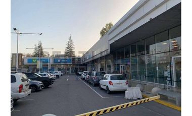 Arriendo Local de 67 m2 en Avda La Dehesa