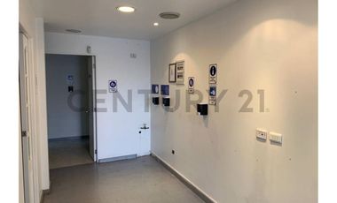 Arriendo Local de 67 m2 en Avda La Dehesa