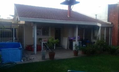 HERMOSO INMUEBLE, 1/2 CUADRA DEL INSTITUTO CONCORDIA