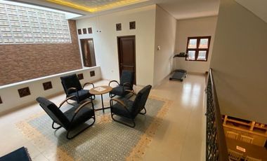 Rumah mewah full furnished bangunan Joglo di seputaran Umbulharjo