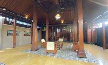 Rumah mewah full furnished bangunan Joglo di seputaran Umbulharjo