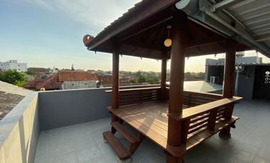 Rumah mewah full furnished bangunan Joglo di seputaran Umbulharjo