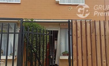 Casa en Venta en entre calle Los Algarrobos y Alcalde Rodolfo Galleguillos