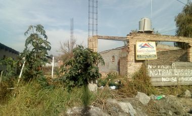 Lote de terreno en VENTA con mejoras, posee escritura e impuestos al día.