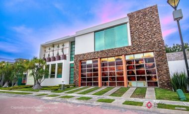 CASA DE LUJO EN LOS OLIVOS EN ZAPOPAN EN VENTA