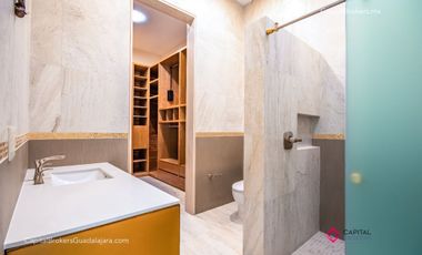 CASA DE LUJO EN LOS OLIVOS EN ZAPOPAN EN VENTA