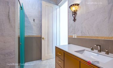 CASA DE LUJO EN LOS OLIVOS EN ZAPOPAN EN VENTA
