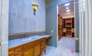 CASA DE LUJO EN LOS OLIVOS EN ZAPOPAN EN VENTA
