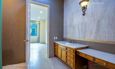 CASA DE LUJO EN LOS OLIVOS EN ZAPOPAN EN VENTA