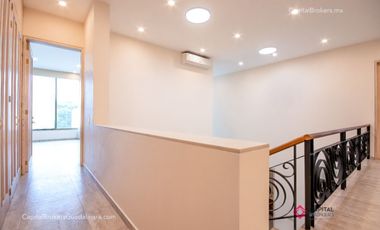 CASA DE LUJO EN LOS OLIVOS EN ZAPOPAN EN VENTA