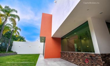 CASA DE LUJO EN LOS OLIVOS EN ZAPOPAN EN VENTA