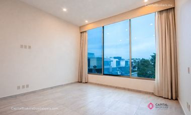 CASA DE LUJO EN LOS OLIVOS EN ZAPOPAN EN VENTA