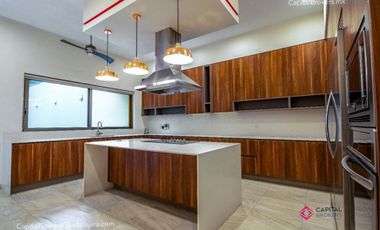 CASA DE LUJO EN LOS OLIVOS EN ZAPOPAN EN VENTA