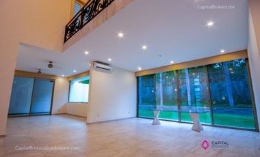 CASA DE LUJO EN LOS OLIVOS EN ZAPOPAN EN VENTA