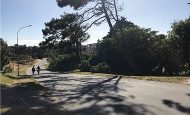 AVENIDA  LIBERTADOR A 3 CUADRAS DE LA PLAYA