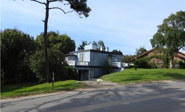 AVENIDA  LIBERTADOR A 3 CUADRAS DE LA PLAYA