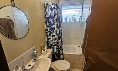 CASA ESQUINA EN LOS FUNDADORES