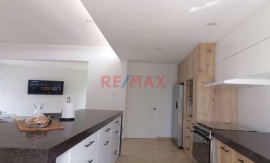 ¡Atención a todos los interesados en vivir en un lugar rodeado de naturaleza y tranquilidad! Les presentamos la venta de una hermosa casa de campo ubi