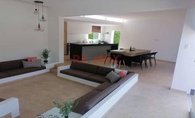 ¡Atención a todos los interesados en vivir en un lugar rodeado de naturaleza y tranquilidad! Les presentamos la venta de una hermosa casa de campo ubi