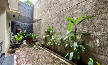 Rumah Luas 2 Lt SHM 15 Menit ke Gerbang Tol Jati Warna 1 J-38304