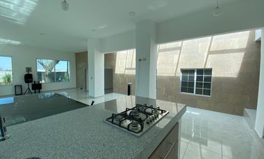 CASA EN VENTA EN EL HIPICO DE CAÑADA HONDA