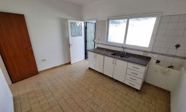 Casa PH en venta en Ramos Mejia Sur