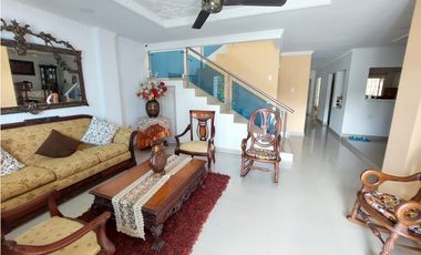 VENTA DE CASA DE DOS NIVELES EN BARRIO LA CASTELLANA DE MONTERIA